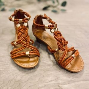 >< SOLD ><  Zip-up Gladiator Sandals